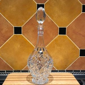 Crystal wine decanter